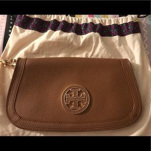 Tory Burch Bags - Crossbody or shoulder bag Tory Burch Bags - Crossbody or shoulder bag